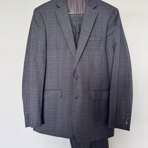 Calvin Klein Gray 100% Wool Suit , Elegant, 42R, pants 34/29-30
